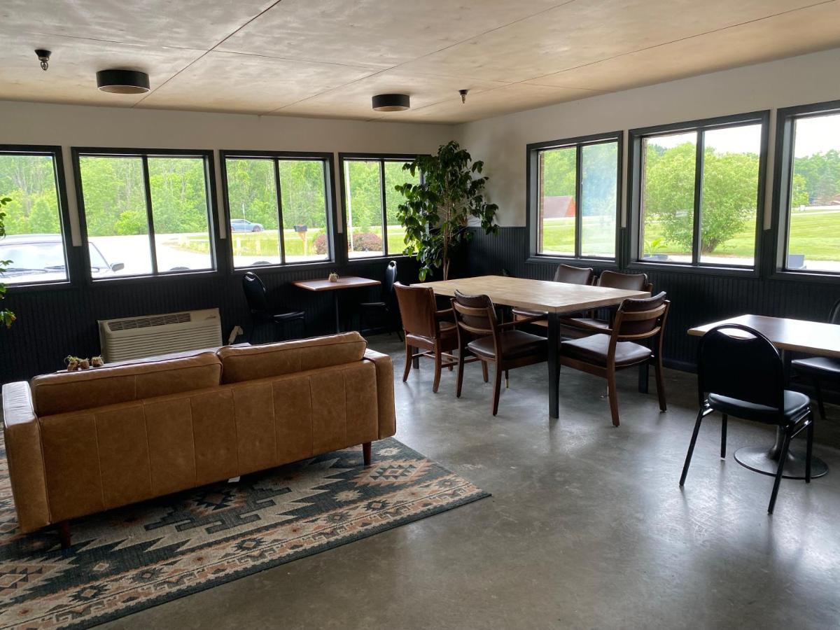 The Hemlock Inn Loudonville Buitenkant foto