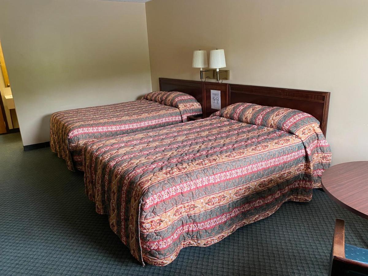 The Hemlock Inn Loudonville Buitenkant foto