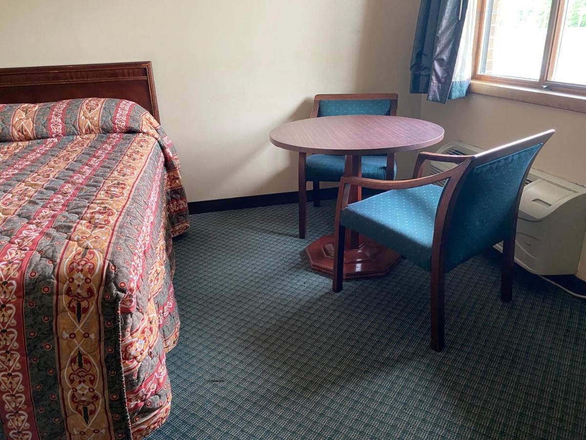The Hemlock Inn Loudonville Buitenkant foto